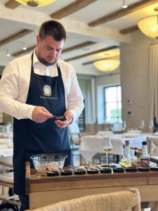 Deni Mandić preparing beef tartare